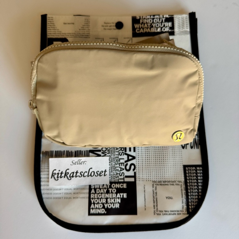 LAST ONE! 🆕 1L TRENCH - NWT lululemon everywhere belt bag EBB